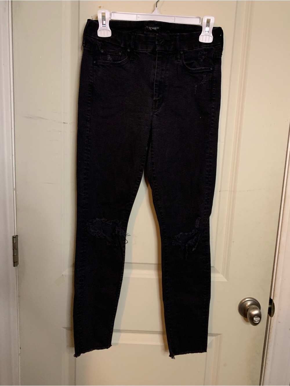 Mother Black Women's High-Rise Looker Ankle Fray Skinny Jeans 26